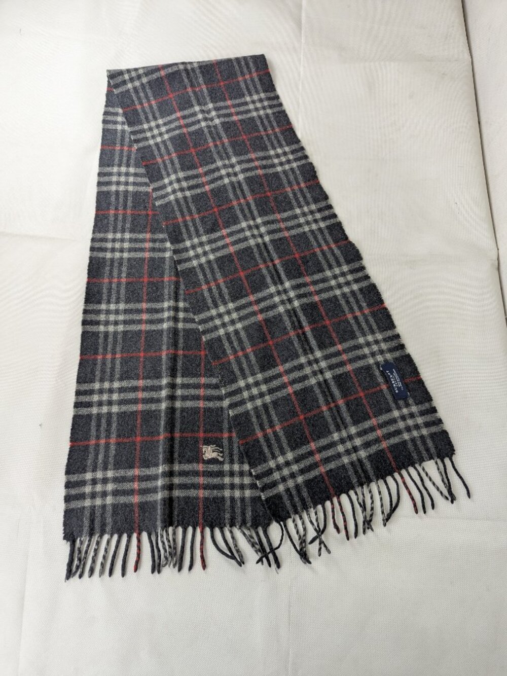 Luxury Burberry Gray 100% Lambswool Check Scarf Unisex - Picture 3 of 8